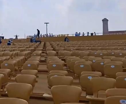 鸿岳资本 5万余人观礼离场后干干净净, 保持整洁也是爱国